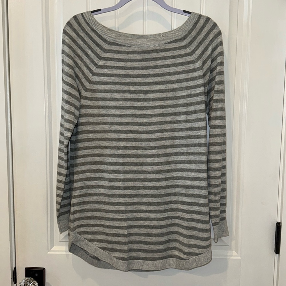 Lift Gray striped sweater, size Medium Petite